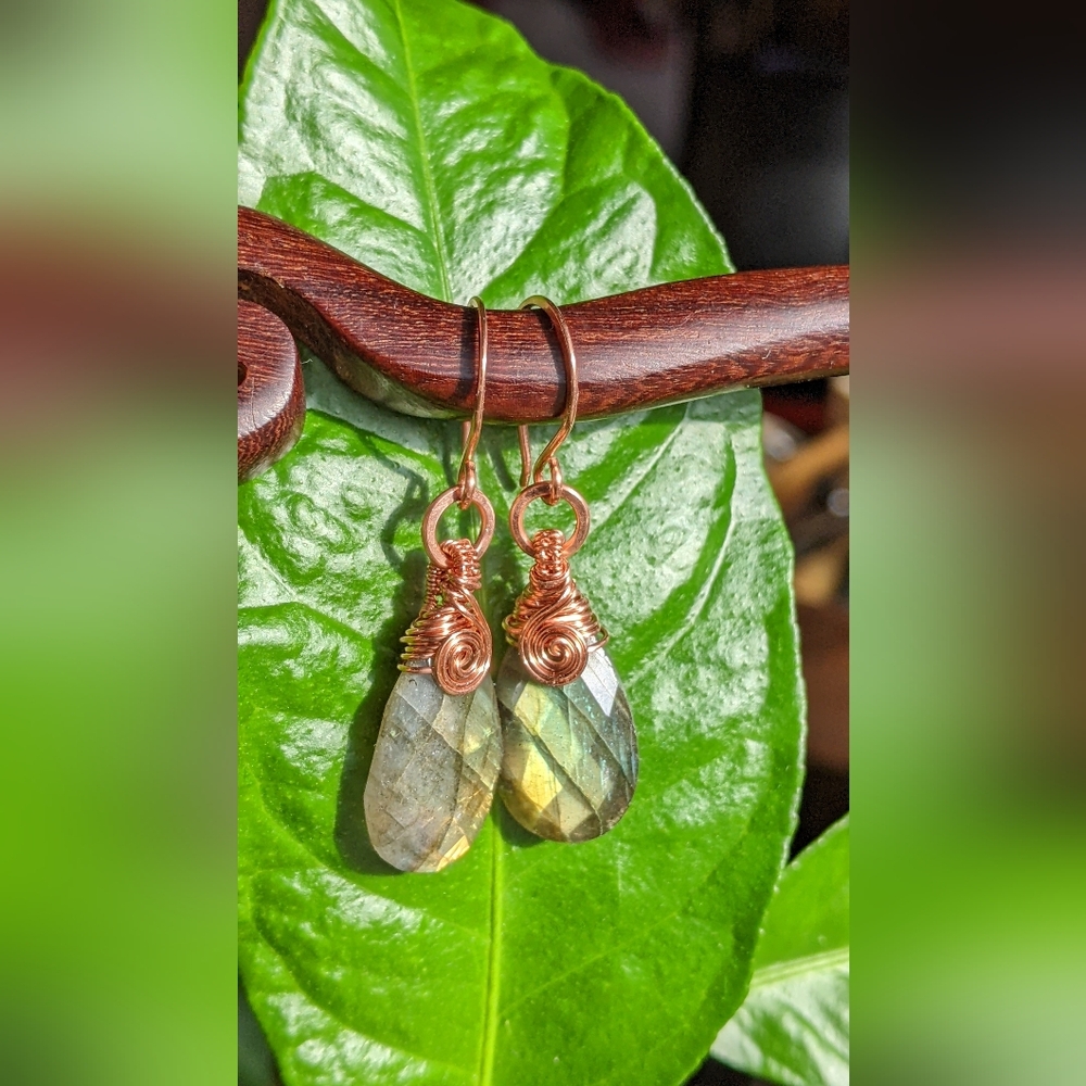 Iridescent Natural Gem Drop Earrings Labradorite Hand Wrapped In Pure Copper - Picture 15 of 15